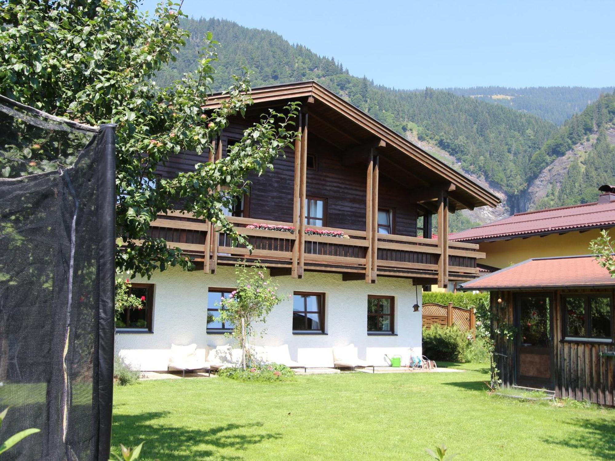 Quaint Mansion Near Ski Bus In Goldegg Luaran gambar