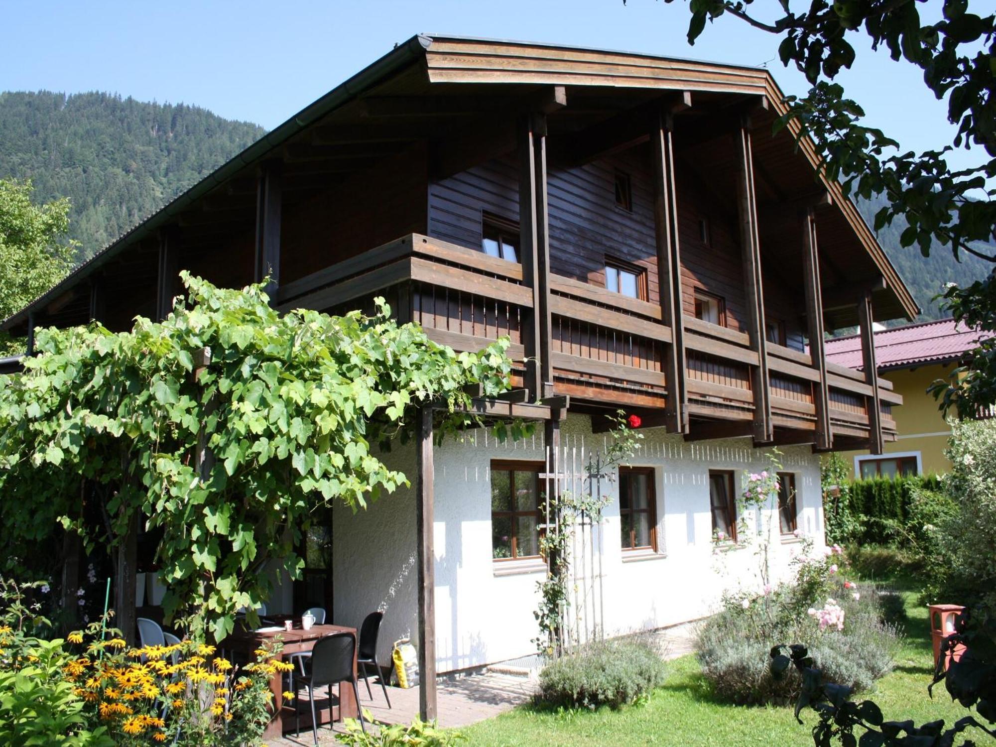 Quaint Mansion Near Ski Bus In Goldegg Luaran gambar